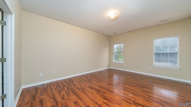 Building Photo - 220 Park Stone Dr