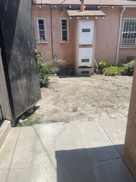 Building Photo - 5509 Cerritos Ave