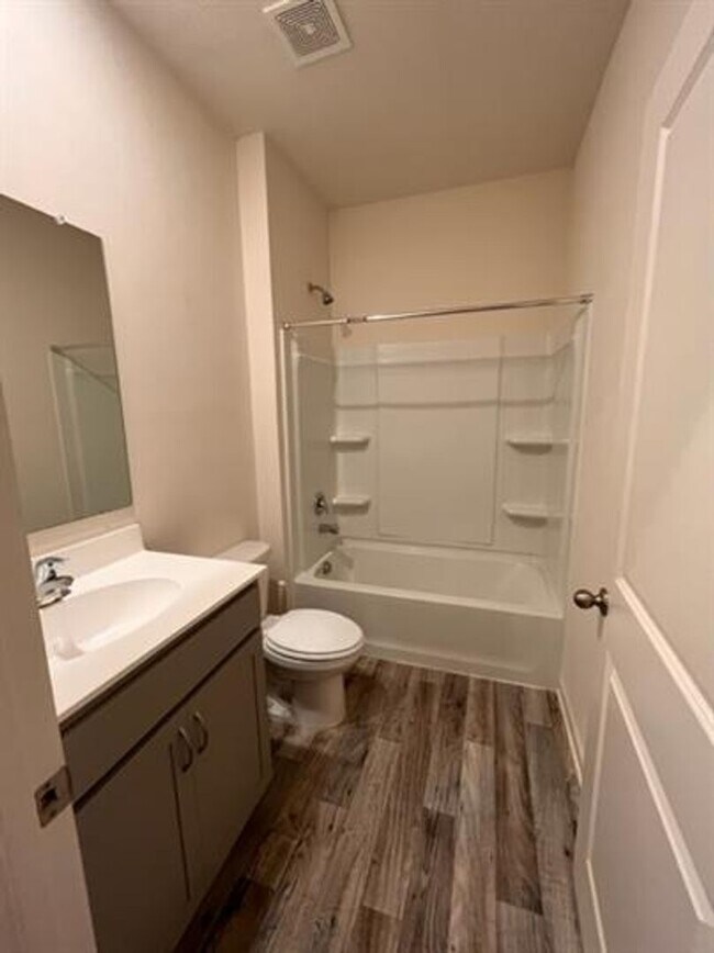 Building Photo - Beautiful 3-Bedroom Home in Oakland - Mode...