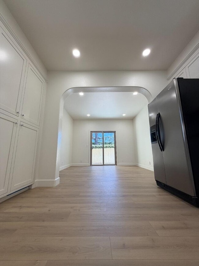 Building Photo - 1321 Dahlia Loop