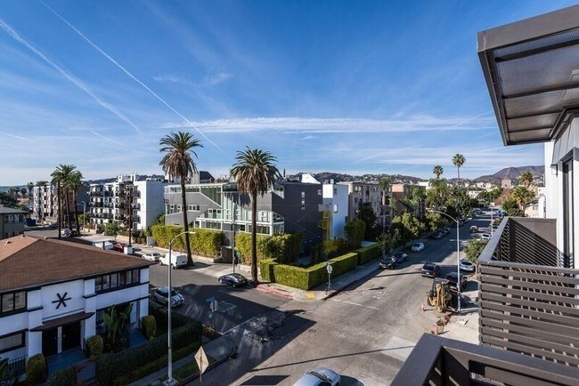 Building Photo - 748 Wilcox Ave