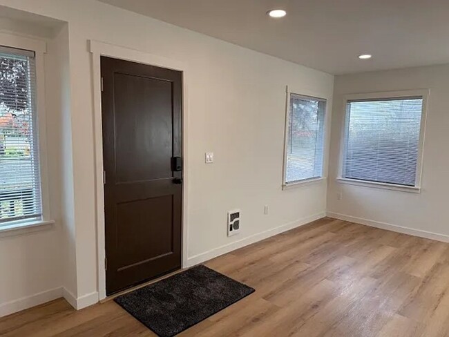 Building Photo - Newly Remodeled 2 bed 1 bath Home in Marys...