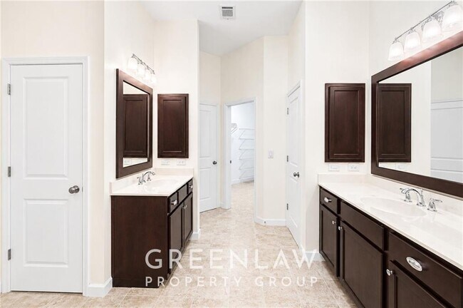 Building Photo - 7403 Lowery Oak Dr