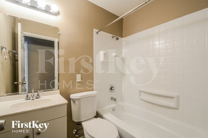 Building Photo - 1465 Aintree Dr