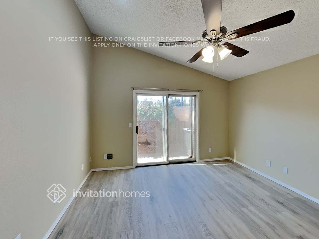 Building Photo - 1055 W Sunward Dr