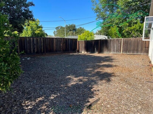 Building Photo - 7941 Woodlark Way