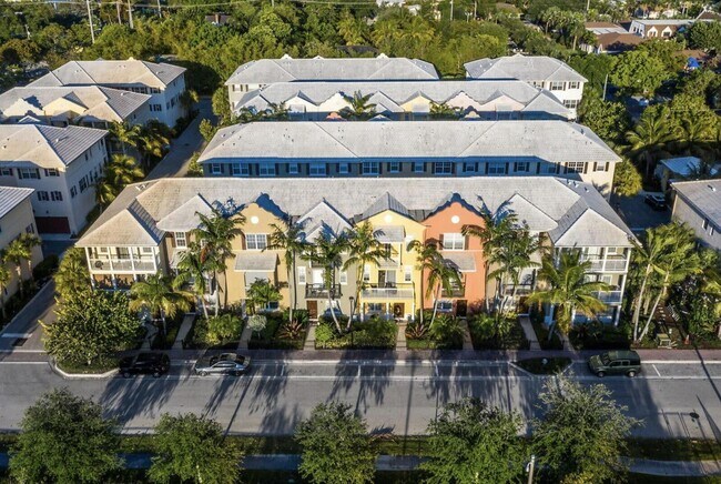 Building Photo - 111 SW 2nd Ave