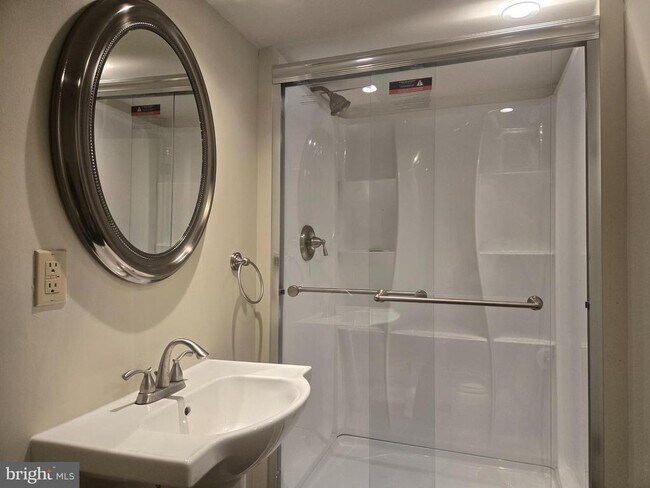 Building Photo - 3300 Mt Airy Ct