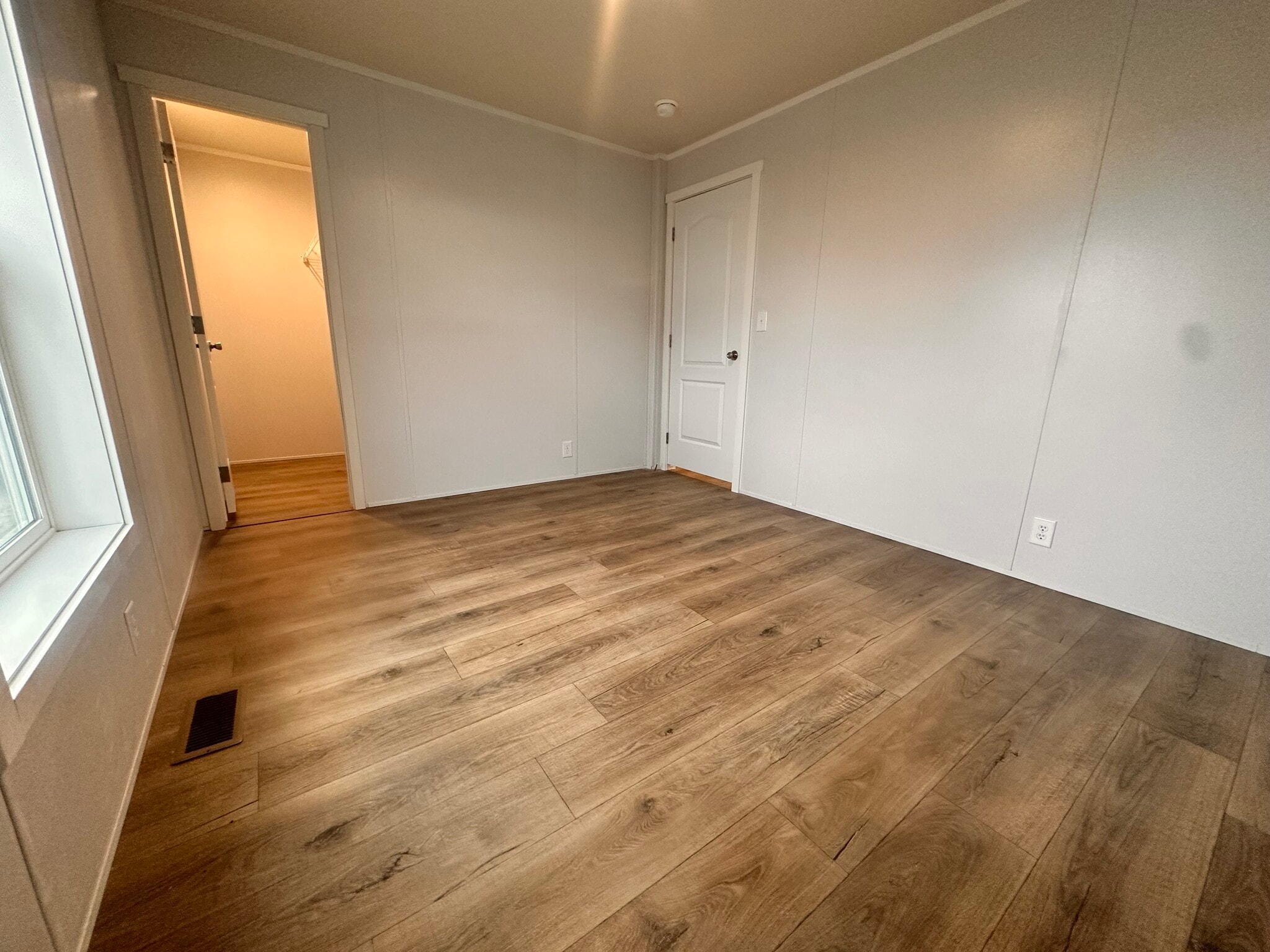 Building Photo - 30 Lapin St