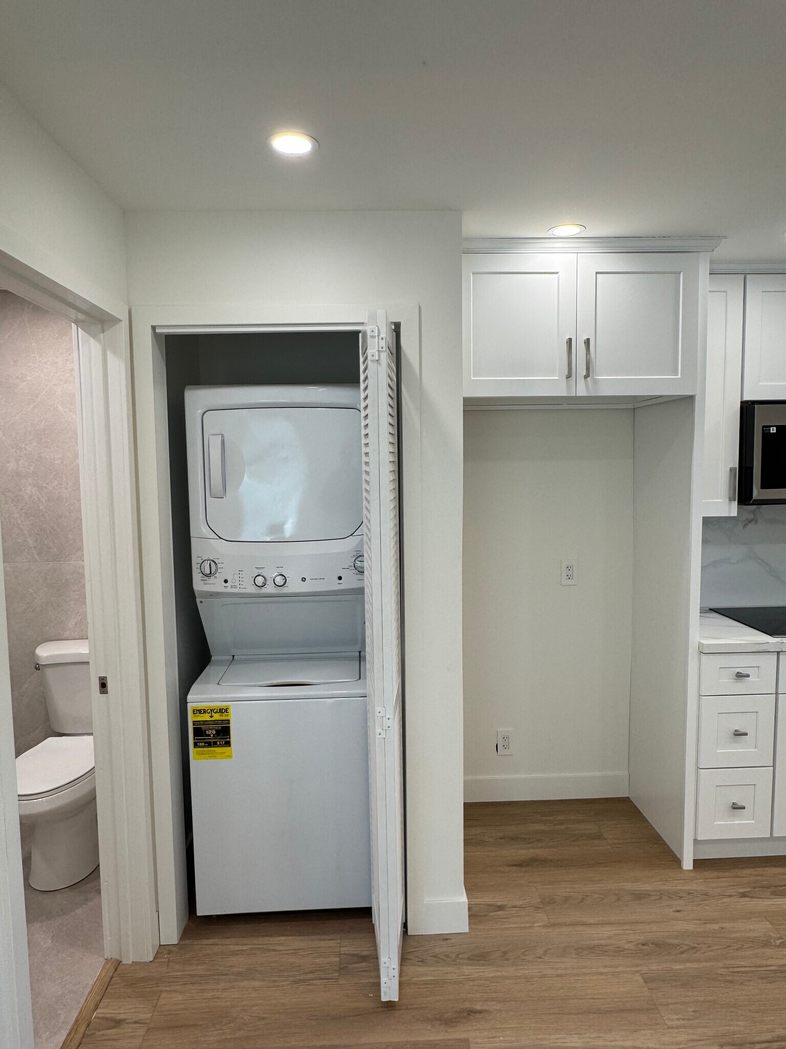 Building Photo - 9809 Creemore Dr