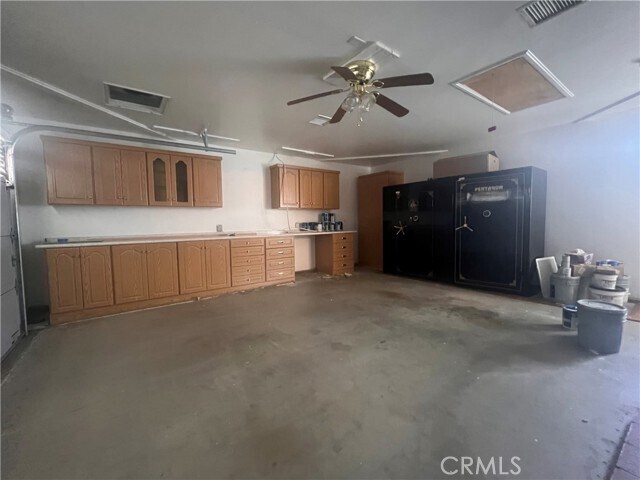 Building Photo - 12197 Clearview Dr