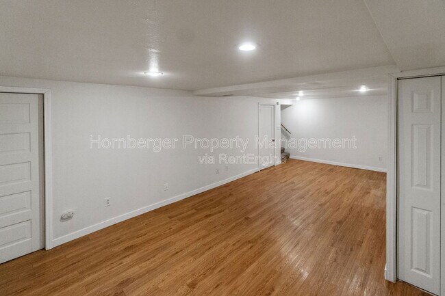 Building Photo - 11 E Rich Ave