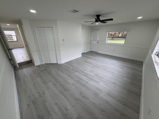 Building Photo - 539 Sunset Blvd