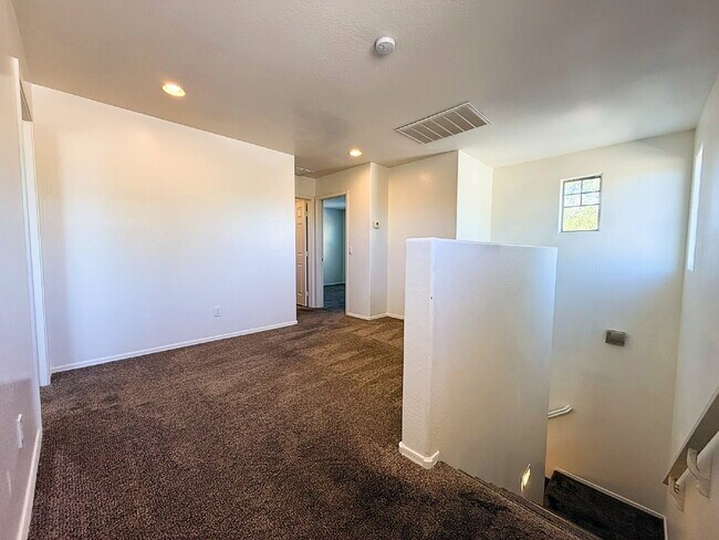 Building Photo - Charming Glendale Home with Spacious Lot & Prime West Valley Location!