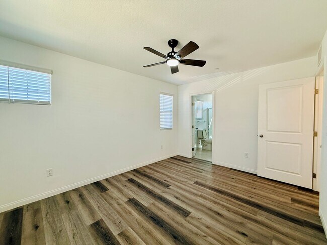 Building Photo - Stunning Home in the Desirable Cadence Community!