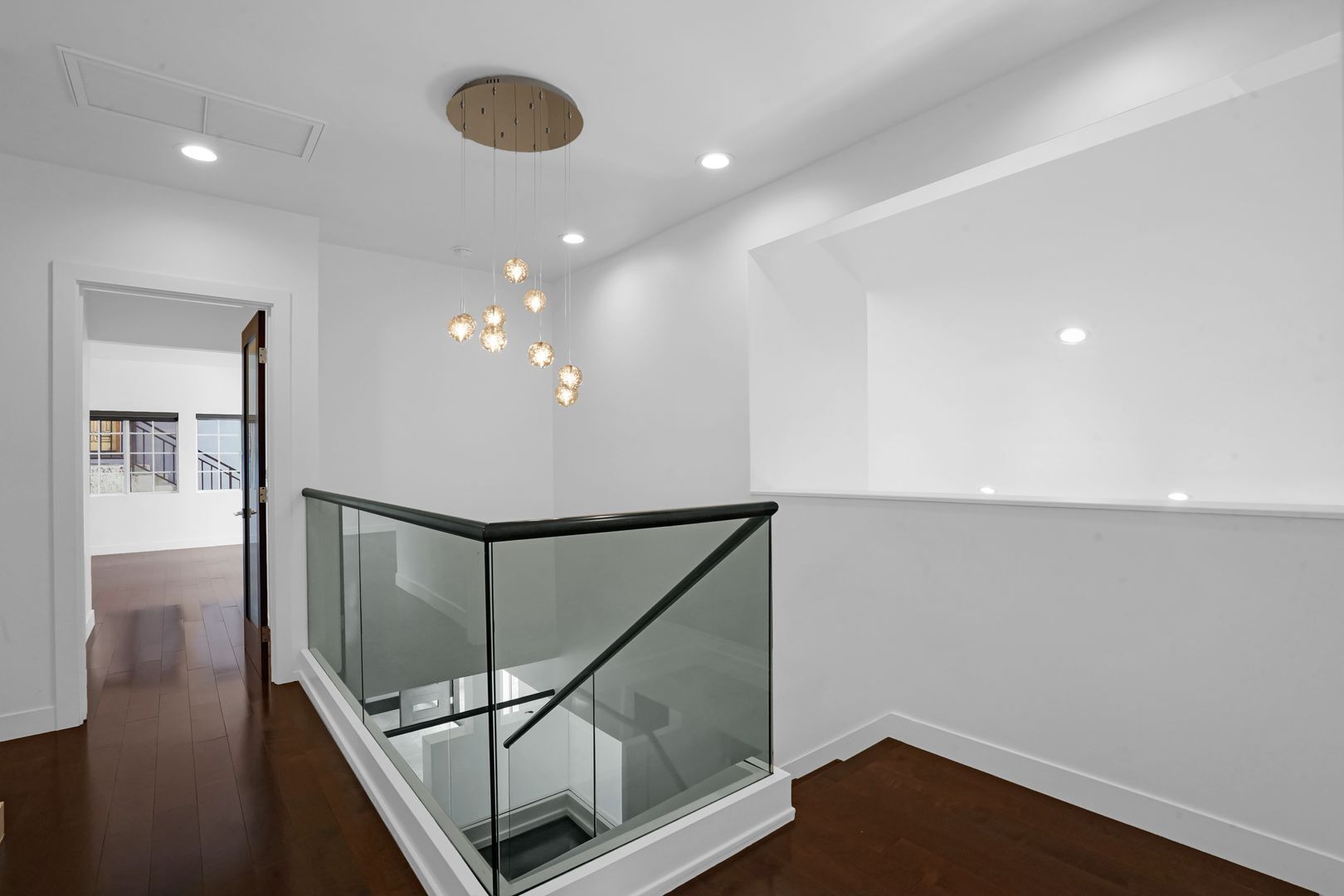 Building Photo - Experience Modern Luxury in this Stunning 4-Bedroom Smart Home in the Heart of 90027