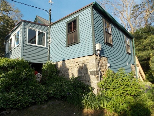 Building Photo - 961 Washington St