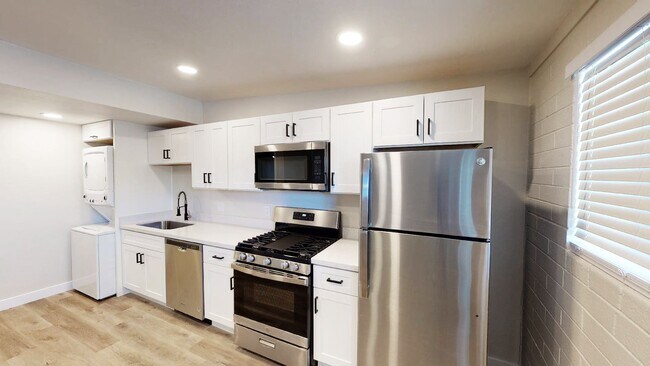 Building Photo - Herradura Villas-1020 (A&amp;B)