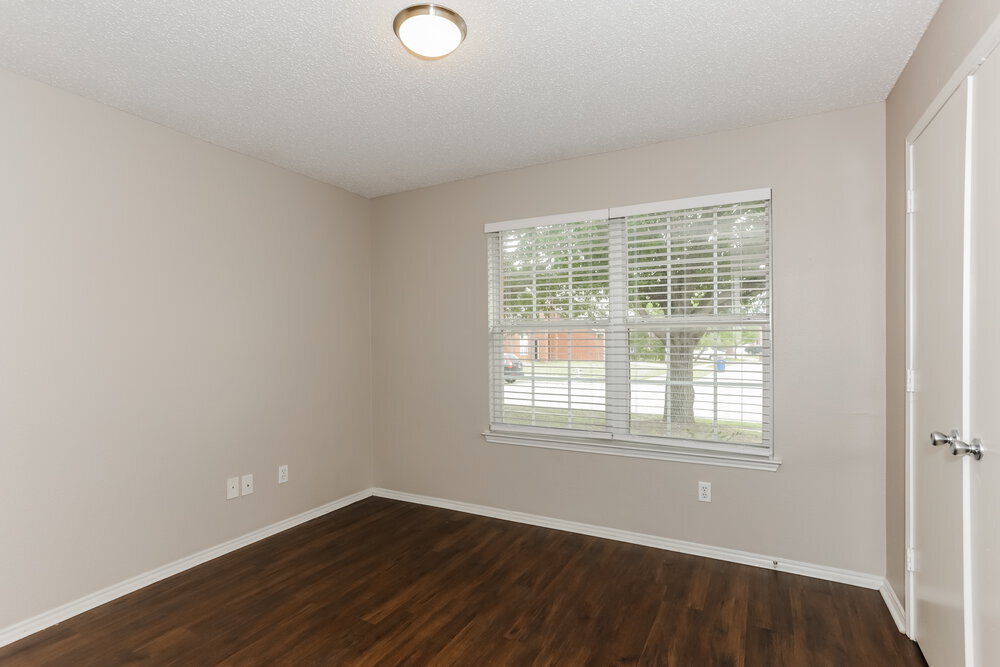 Building Photo - 249 Heritage Dr