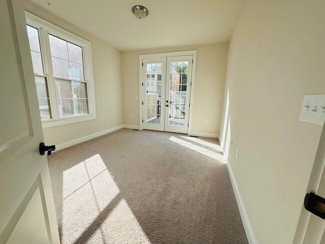 Building Photo - *$3000 Leasing Special*  Modern 3 Bedroom, 2.5 Bath Townhouse