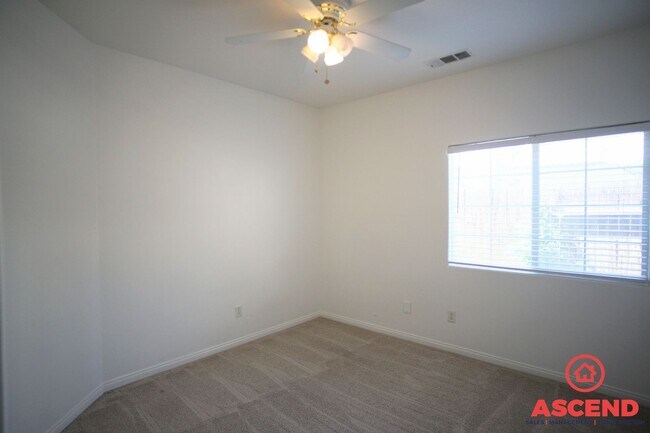 Building Photo - 8407 Glenlakes Ct