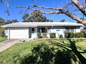 Building Photo - Two-Bedroom Pool Home in Winter Haven Clos...