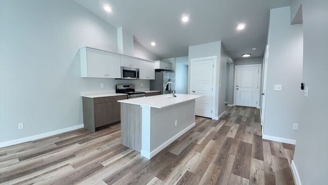 Building Photo - Roe Street Townhomes