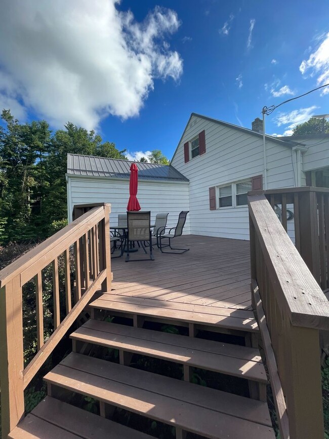 Building Photo - Quaint Country Cottage On Large Lot Near Downtown Blacksburg