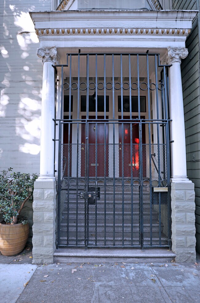 Building Photo - 84a Sanchez St