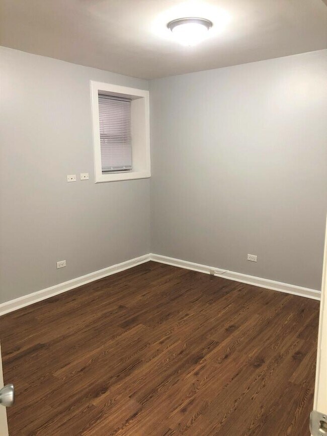 Building Photo - 2 bedroom in Chicago IL 60640