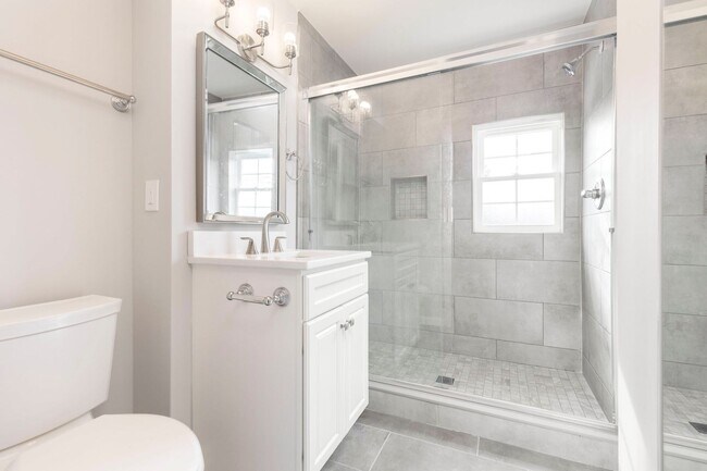 Building Photo - 2664 Kings Hwy