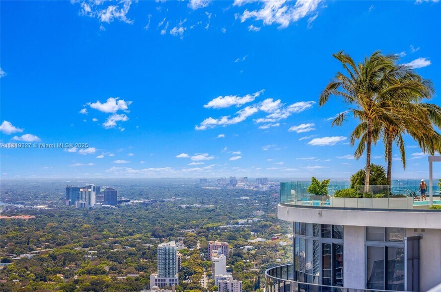 Building Photo - 801 S Miami Ave