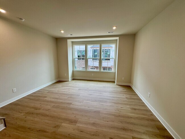 Building Photo - New Construction in Southend