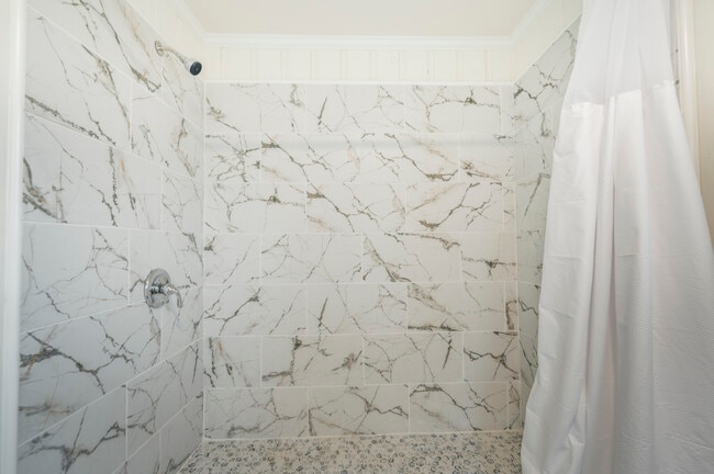 Building Photo - 107 S Estate Dr