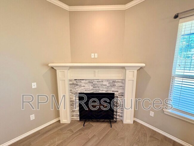 Building Photo - 3809 Brougham Way