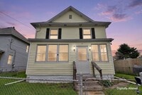 Building Photo - Large Single Family Rental - Available Now