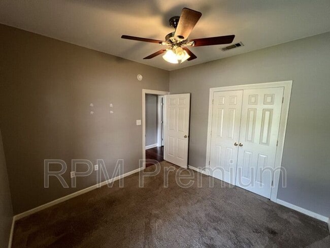 Building Photo - 5518 Arialo Dr