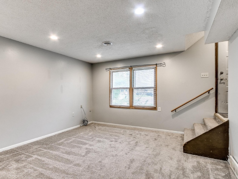 Building Photo - 201 Wellons Dr