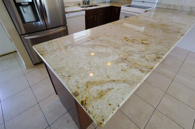 Building Photo - 1960 Union St