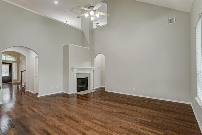 Building Photo - 2626 Canyon Falls Dr
