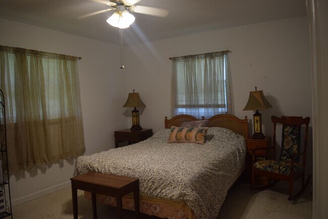 Building Photo - Fully Furnished Seasonal Unit in Jensen Be...