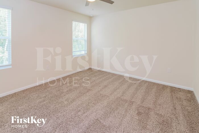 Building Photo - 5835 Calvary Dr