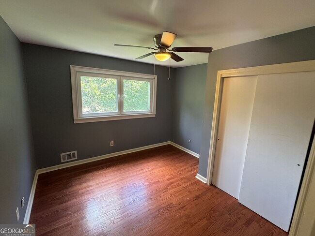 Building Photo - 4977 Rockbridge Rd SW