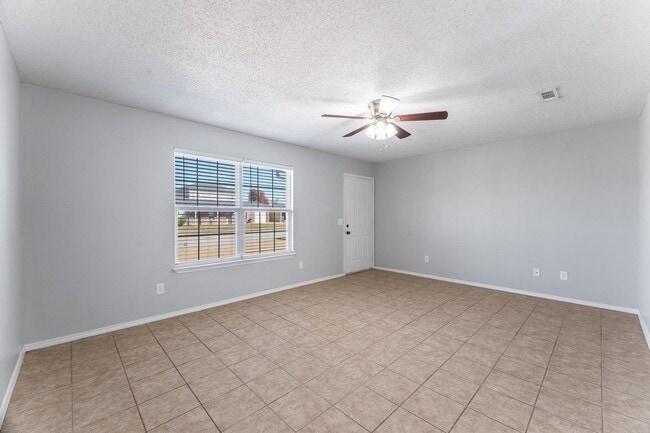 Building Photo - 3503 SW Victoria Pl