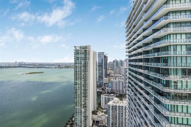 Building Photo - 650 NE 32nd St