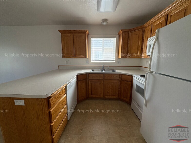 Building Photo - 3124 E Chasewood Dr