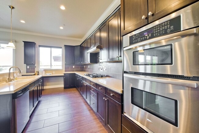 Building Photo - Gorgeous and Very Spacious Home - 3BR 2.5 BA in  San Jose - This is a MUST SEE!!!