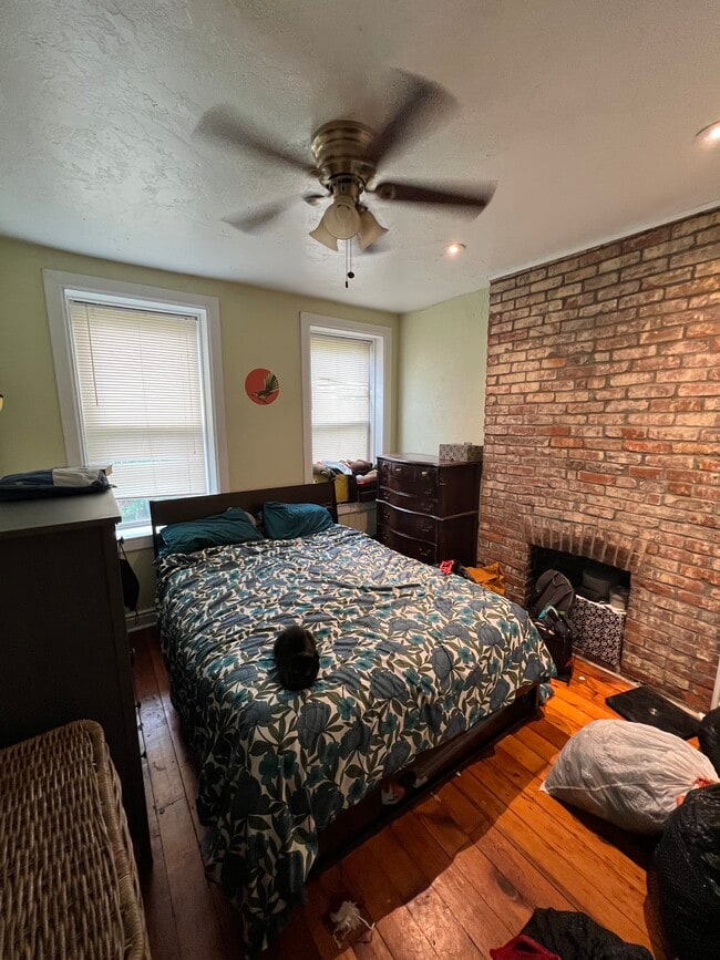 Building Photo - 1527 Saturn Way