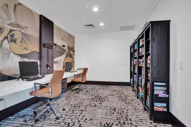 Building Photo - 610 W Las Olas Blvd