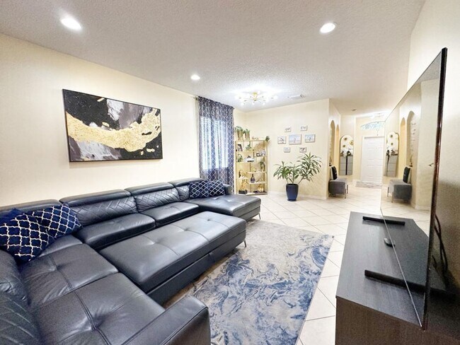 Building Photo - 5152 Woodfield Way